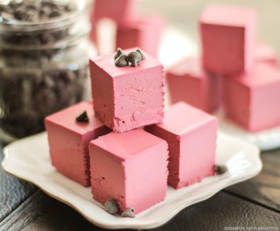 healthy-raw-red-velvet-fudge1